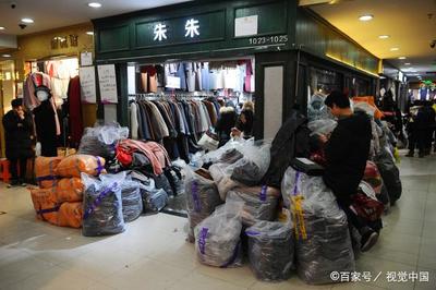 探訪杭州服裝廠:租金年年漲,老板一年賺5萬,女工一年賺8萬!